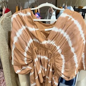 Mustard Seed Tan and White Tie-Dye Blouse